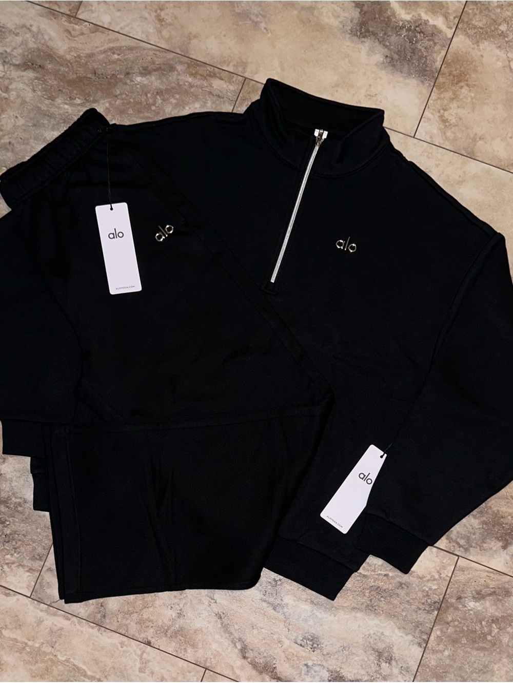 Alo Yoga Accolade 1/4 Zip & Straight Leg Sweatpants Set Black Size Medium